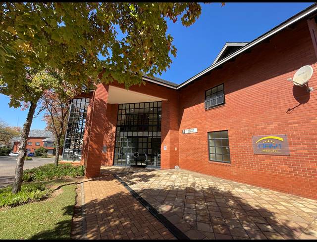 224.60M² OFFICE TO LET IN LYME PARK